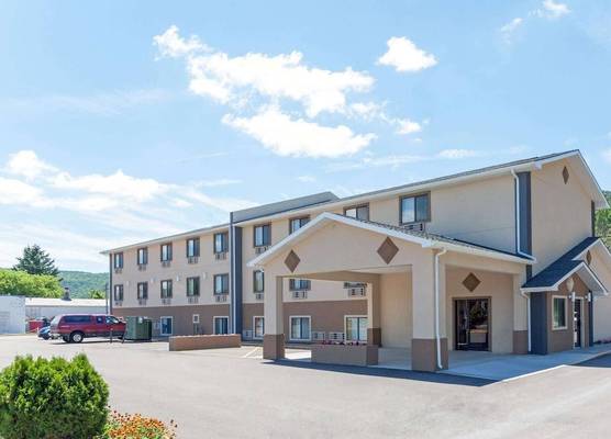 Super 8 by Wyndham Bath Hammondsport Area 1