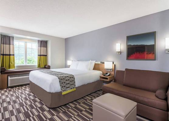 Microtel Inn & Suites by Wyndham New Martinsville 1
