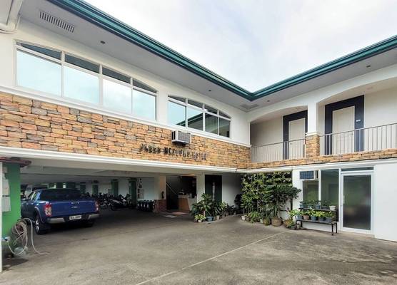 Green Meadows Hotel & Restaurant 1
