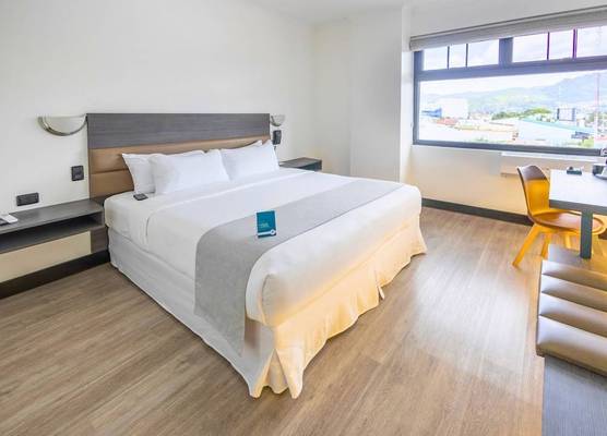 Parque del Lago Boutique Hotel 1