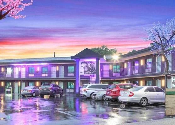 Hotel OPUS Bronx Near Bay Plaza Mall 1