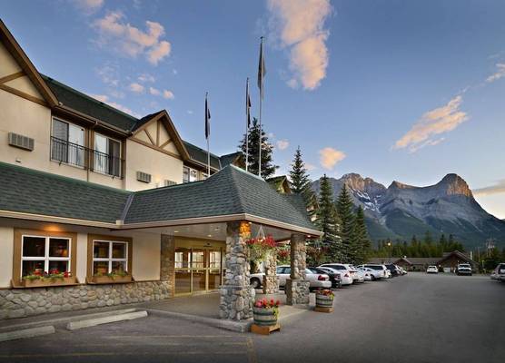 Coast Canmore Hotel & Conference Centre 1