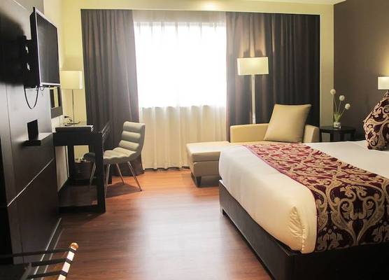 Brentwood Suites 1
