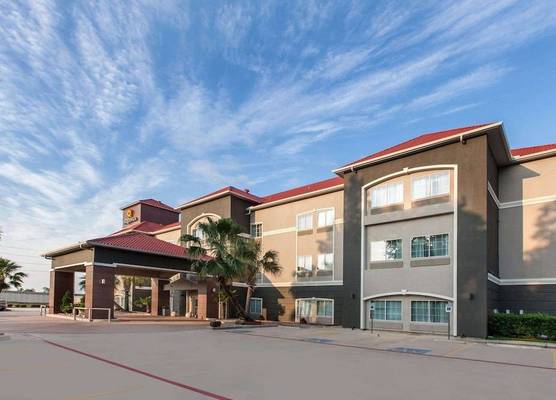 La Quinta by Wyndham Houston New Caney 1