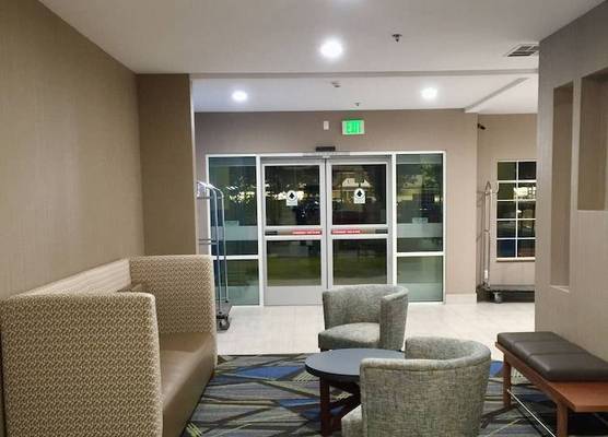 Holiday Inn Express & Suites TULARE by IHG 1