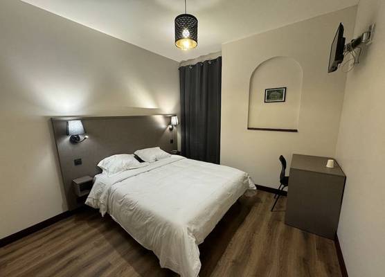 HÔTEL ROYAL MONTREUIL 1