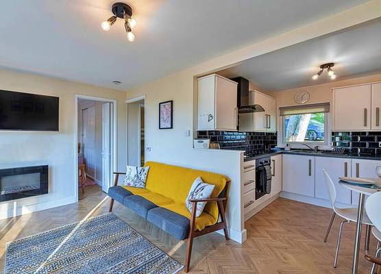 Chalet in Snowdonia With Pool & Fishing Lake 1