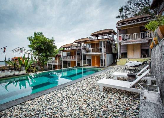 Tree House Lodge 1