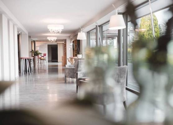 Hotel Tiefenbrunn Gardensuites & Breakfast 1