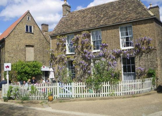 Peacocks Tearoom and Fine B and B 1