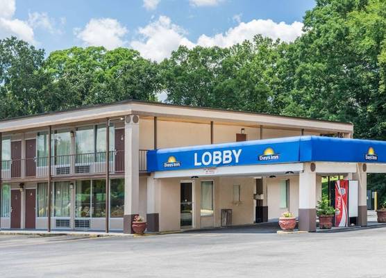 Days Inn by Wyndham Hurricane Mills 1