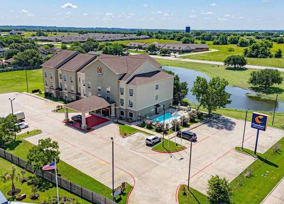 Comfort Inn & Suites Navasota 1