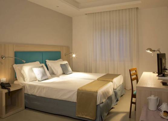American Hotel 1