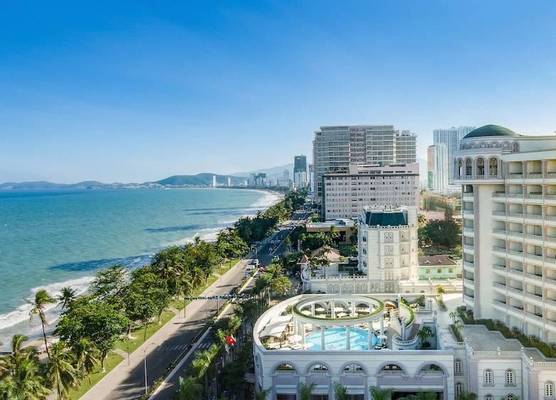 Sunrise Nha Trang Beach Hotel & Spa 1