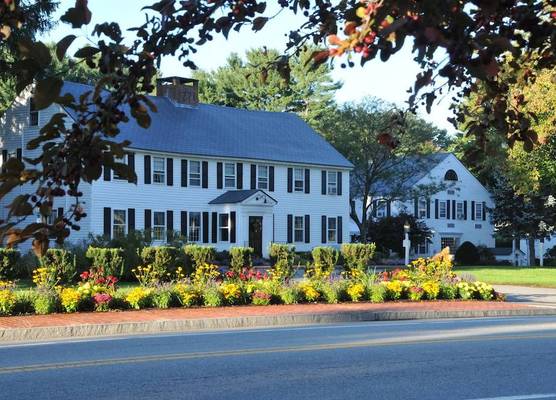 Publick House Historic Inn and Country Motor Lodge 1
