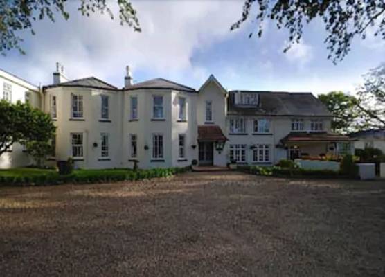Les Douvres Hotel 1