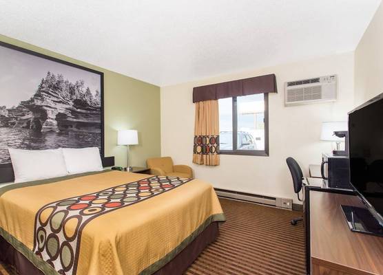 Super 8 by Wyndham Eau Claire I-94 1