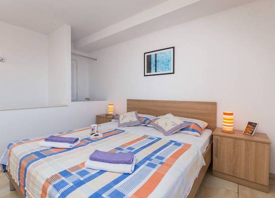 Apartments Lovro 1