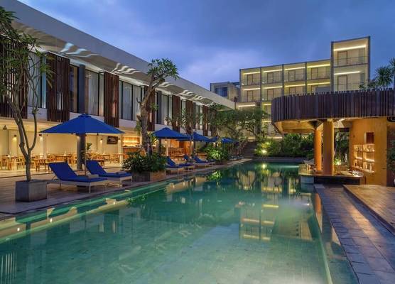 Dialoog Seminyak 1