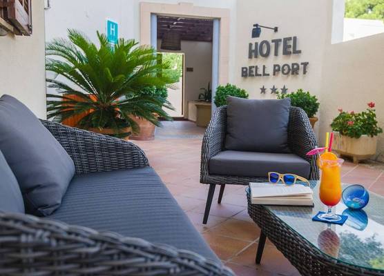 Bell Port Hotel 1