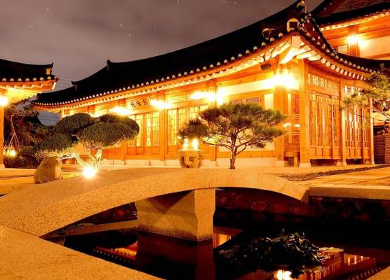 Hwangnamguan Hanok Village 1