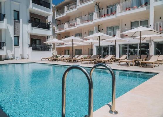 Diplomat Suites 1