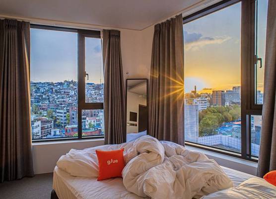 Glue Hotel 1