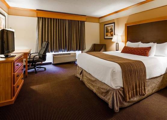 Best Western Plus Sidney Lodge 1