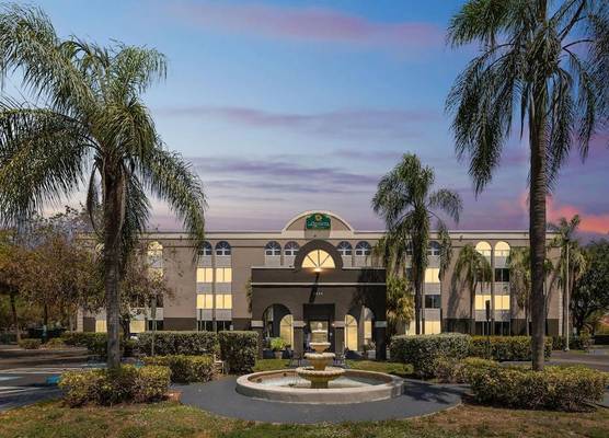 La Quinta by Wyndham Miami Lakes 1