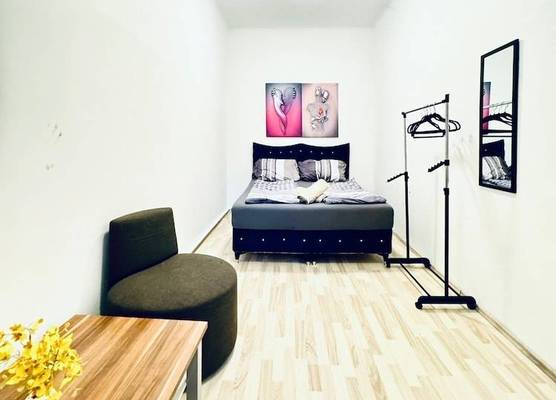 Quiet Private Room Near FAC Platz 1