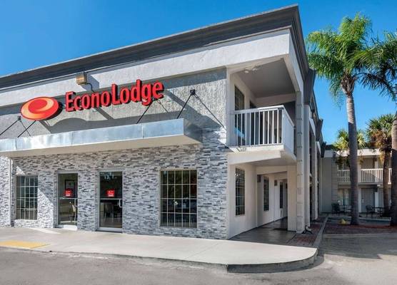 Econo Lodge Airport - RJ Stadium 1