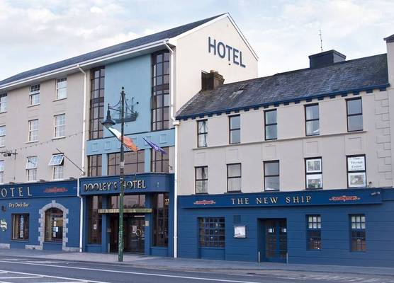 Dooley's Hotel 1
