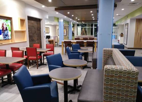 Holiday Inn Express & Suites DALLAS NORTHEAST - ARBORETUM by IHG 1