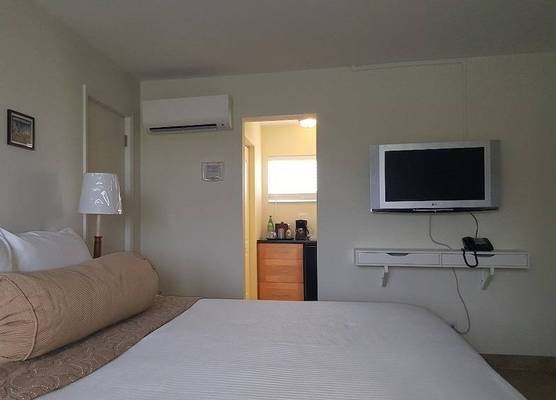 Le Cabanon Motel 1