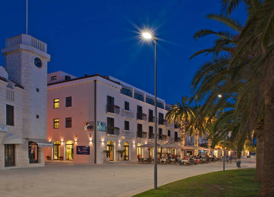 Hotel Pine 1