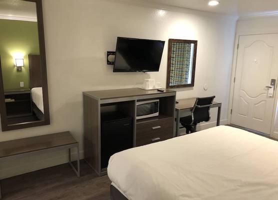 Gilroy Inn 1