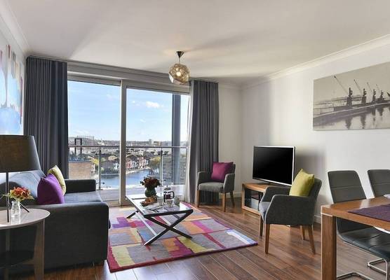 Fraser Place Canary Wharf 1