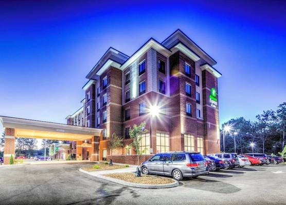 Holiday Inn Express & Suites CLEVELAND WEST - WESTLAKE by IHG 1