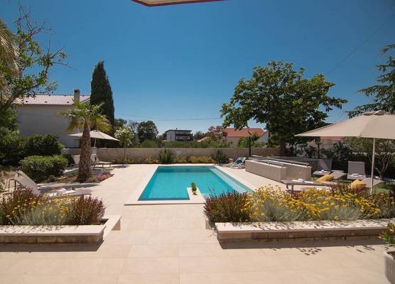Seagull Pool Apartments & Studios 1