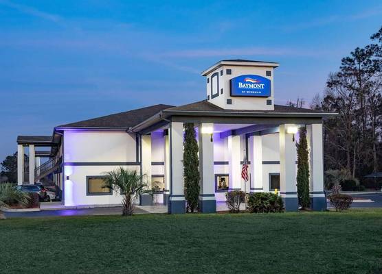 Baymont by Wyndham Midway Tallahassee 1