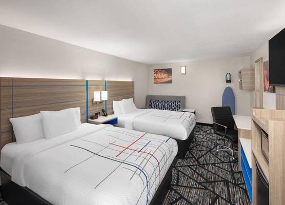 La Quinta Inn by Wyndham Nashville South 1