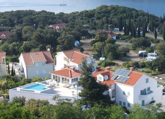 Villa Antea Apartments with Free Parking 1