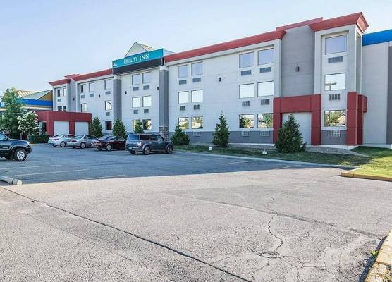 Quality Inn & Conference Centre Red Deer - 50th Avenue 1