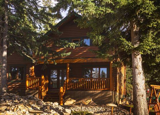 Overlander Mountain Lodge 1