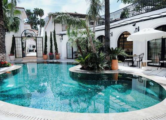 Elegance East Hotel - Boutique Class 1