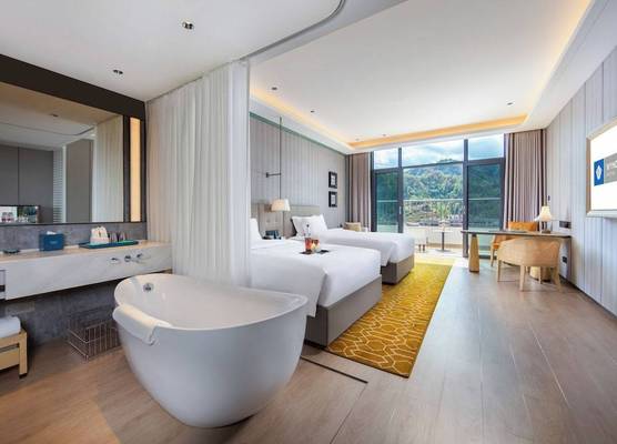 Wyndham Grand Plaza Royale Hot Springs Fenghuang 1