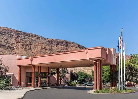 Quality Suites Moab near Arches National Park 1