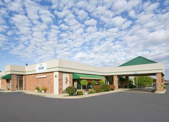 Days Inn by Wyndham Sidney OH 1