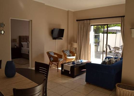 Caulfield Self Catering Apartment #SOLAR ENERGY - NO LOADSHEDDING 1