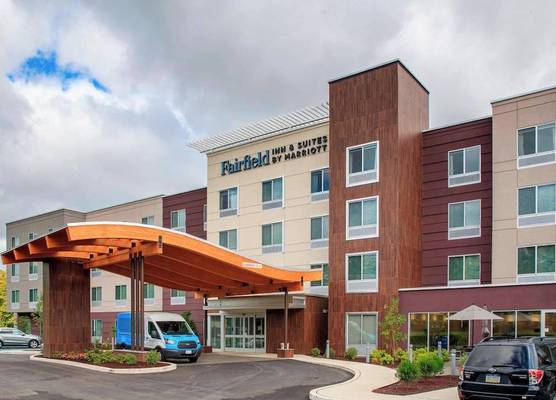 Fairfield Inn & Suites by Marriott Philadelphia Valley Forge/Great Valley 1